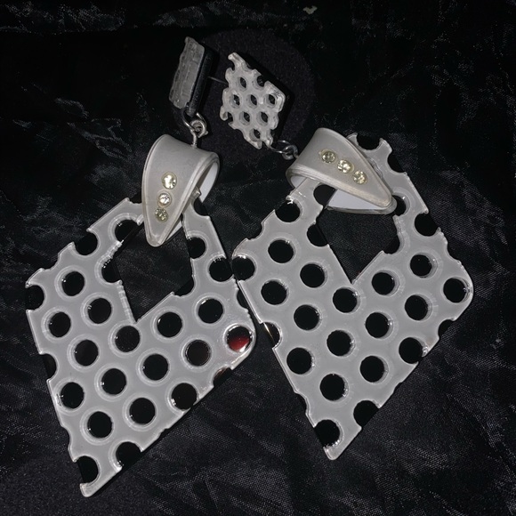 ᖴᗩᔕᕼIOᑎ ᗴᗩᖇᖇIᑎᘜᔕ - Picture 3 of 3